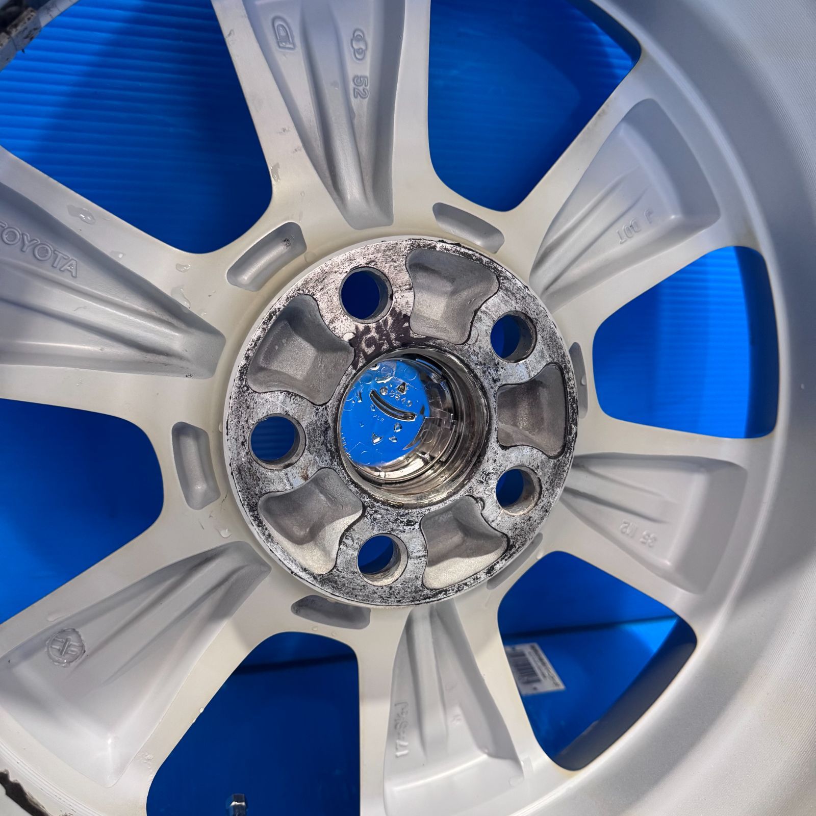 トヨタ 30系 ハリアー 純正 17in 6.5J +35 PCD114.3 60mm アルファード