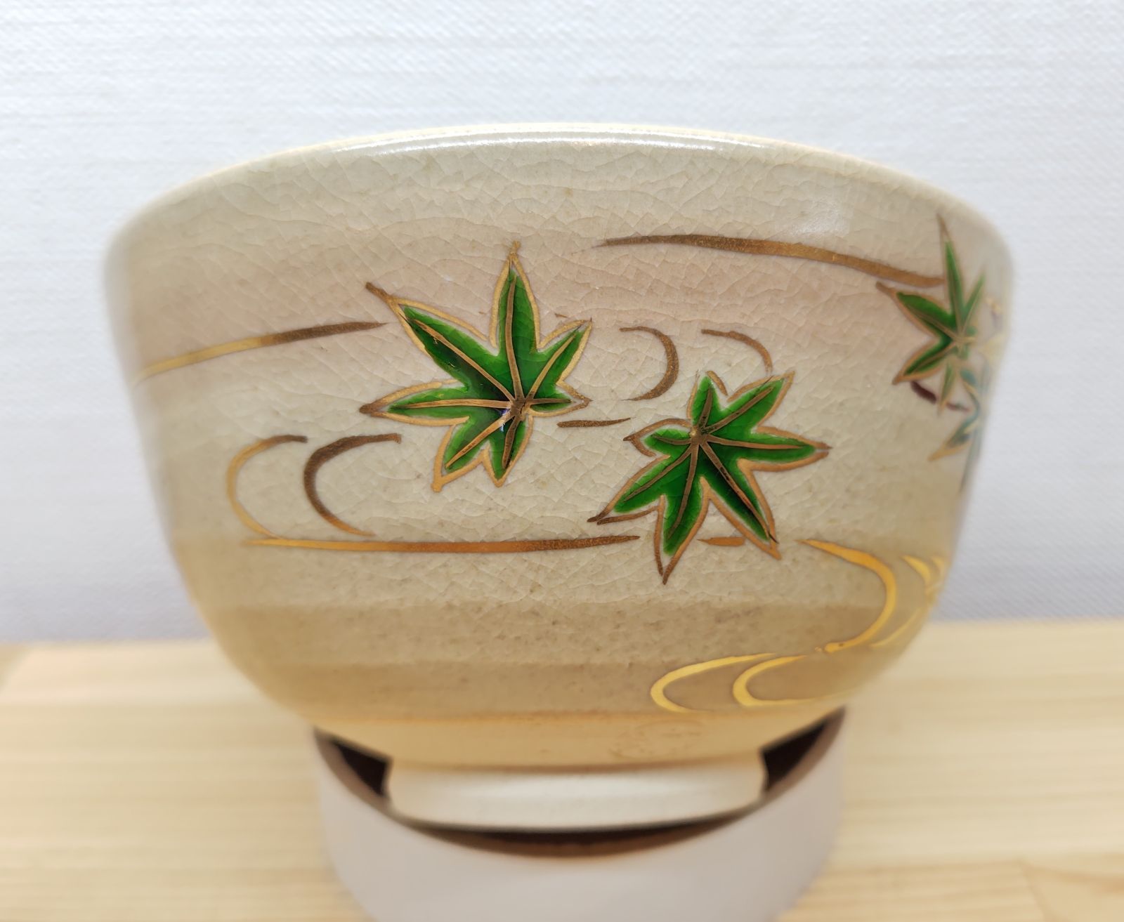 逢絢亭・新品】茶道具 茶碗 京焼 色絵 灰釉 青楓の絵 小野山佳水 共