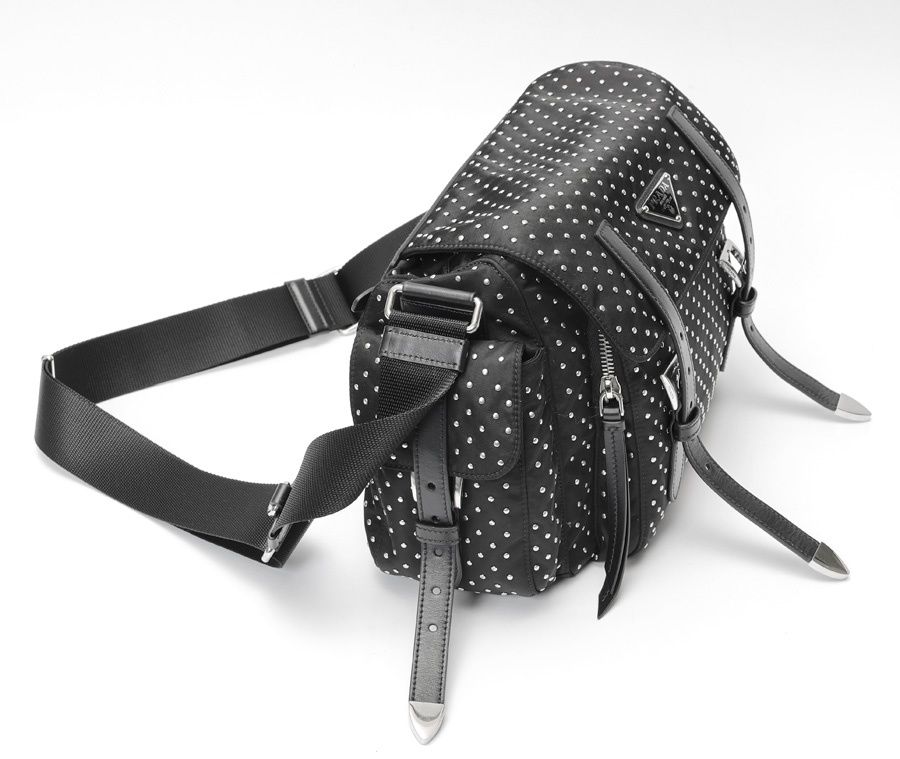 プラダ / PRADA　Re-Nylon × レザー ショルダーバッグ　1BD118　ナイロン/レザー/メタル　ブラック 【中古】 商品番号 K-160109 プラダ / PRADA Re-Nylon × レザー ショルダーバッグ 1BD118 ナイロン