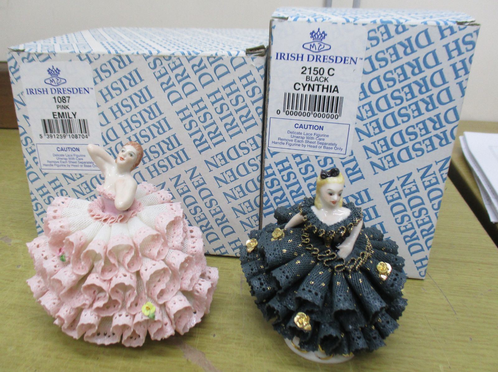 B007 IRISH DRESDEN 陶器人形 2体セット 2150C BLACK CYNTHIA 1087 PINK EMILY