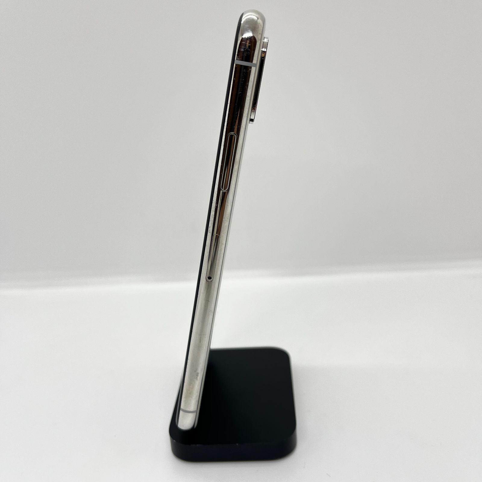 バッテリー新品】iPhoneXs 64GB シルバー【SIMロック解除済み】 画面