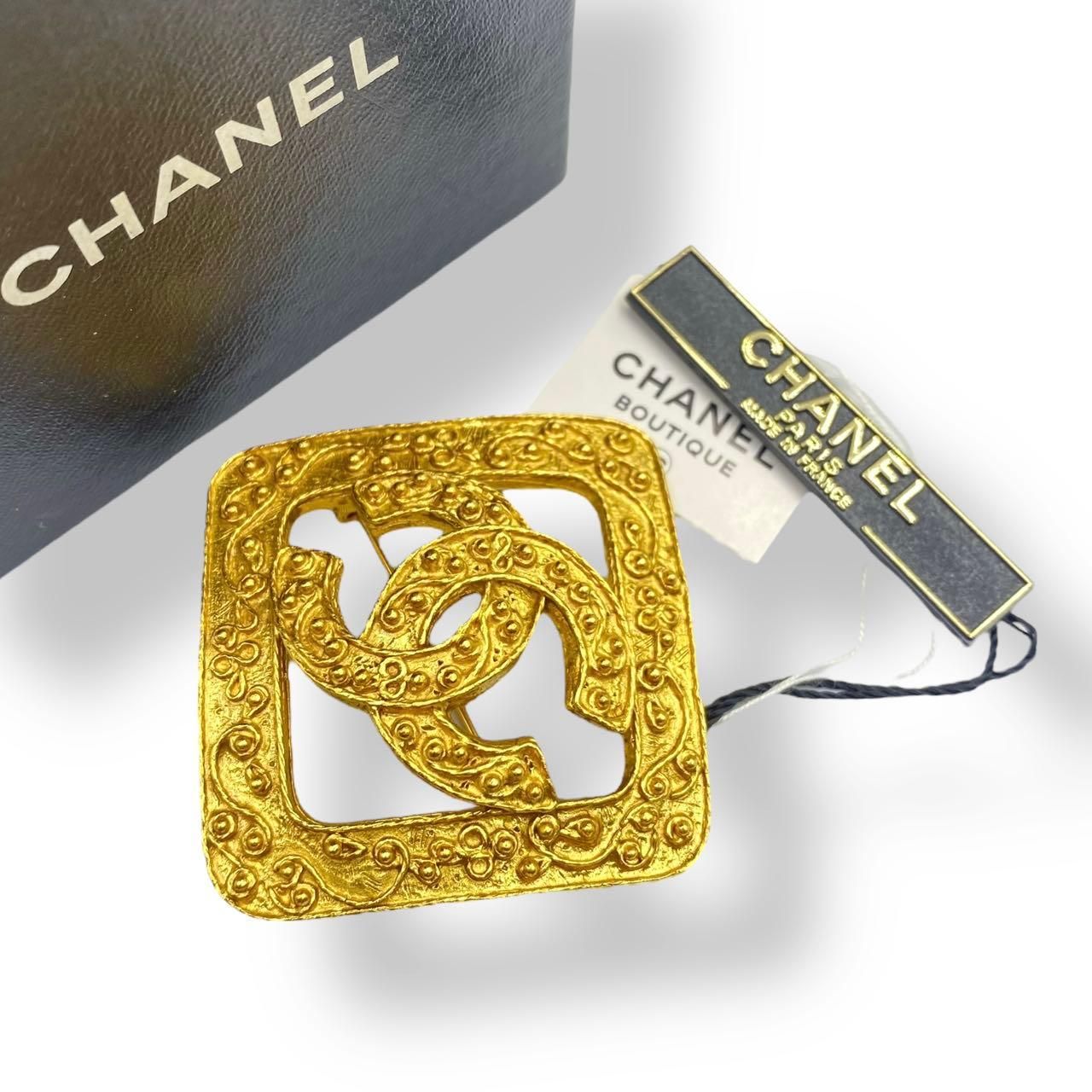 美品 CHANEL シャネル スクエア ココマーク ブローチ ゴールド - メルカリ