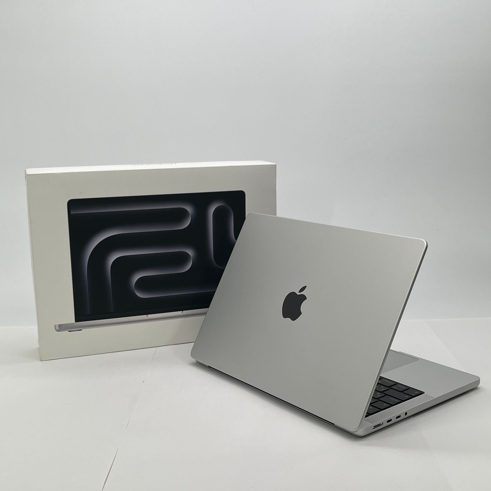 MacBook Pro 14 M4 16GB/1TB シルバー 美品 箱無し 美品 Apple Macbook Pro M4 14インチ 24GB SSD 1TB MCX14J/A シルバー