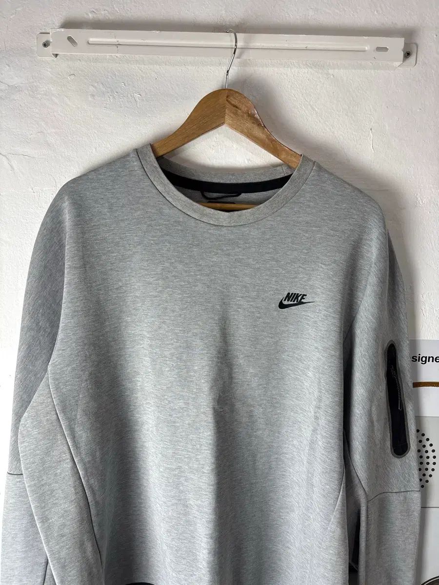 ナイキ スウッシュ スウェット