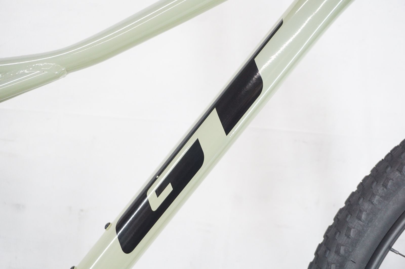 GT 「ジーティー」 AVALANCHE ELITE 2021年モデル マウンテンバイク 
