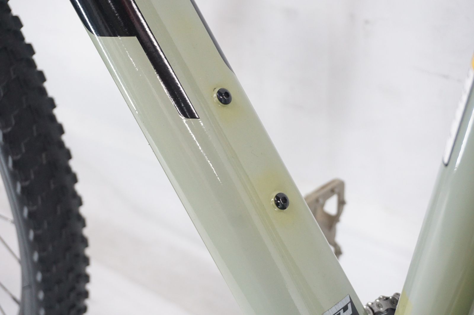 GT 「ジーティー」 AVALANCHE ELITE 2021年モデル マウンテンバイク 