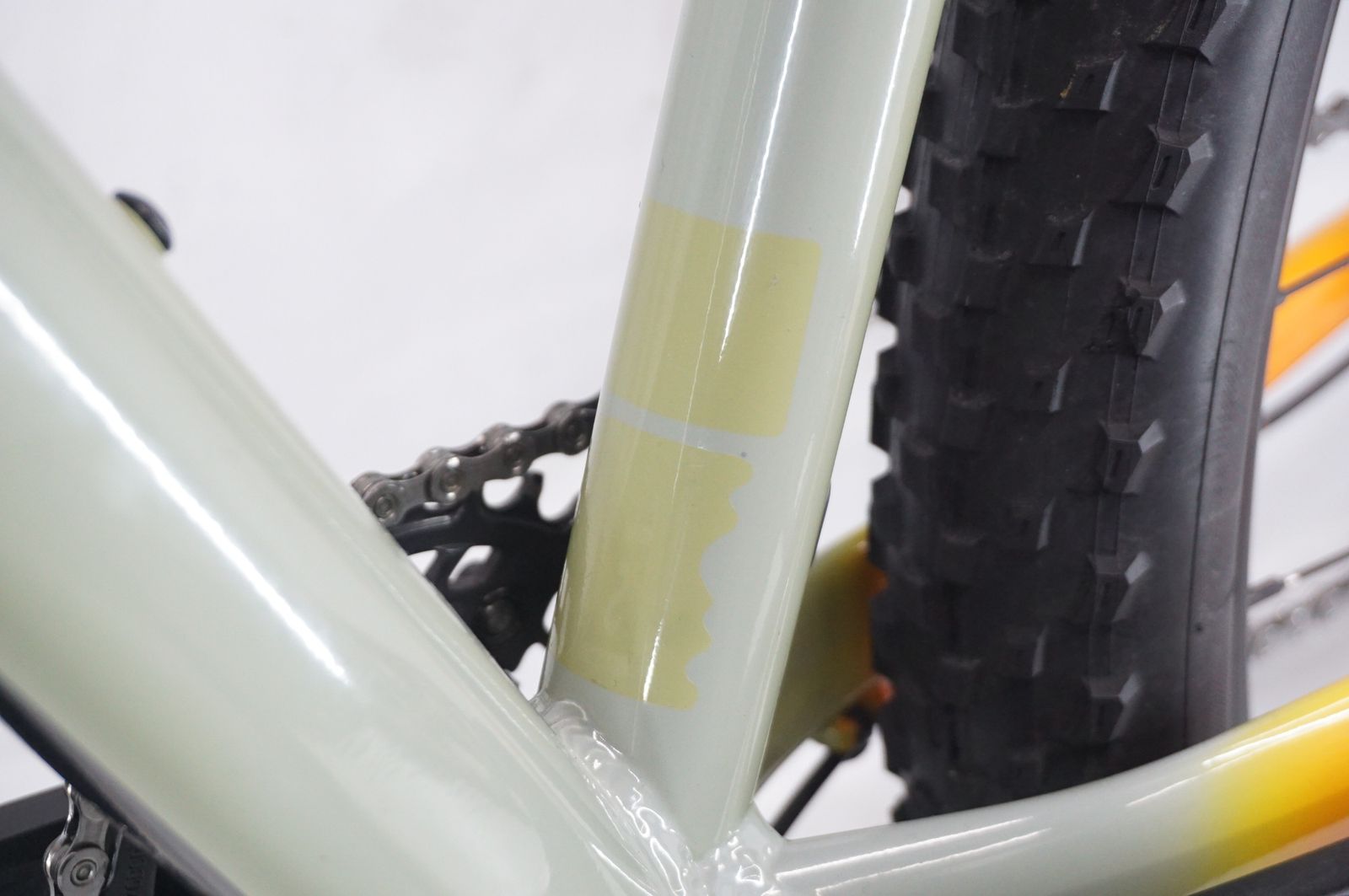 GT 「ジーティー」 AVALANCHE ELITE 2021年モデル マウンテンバイク