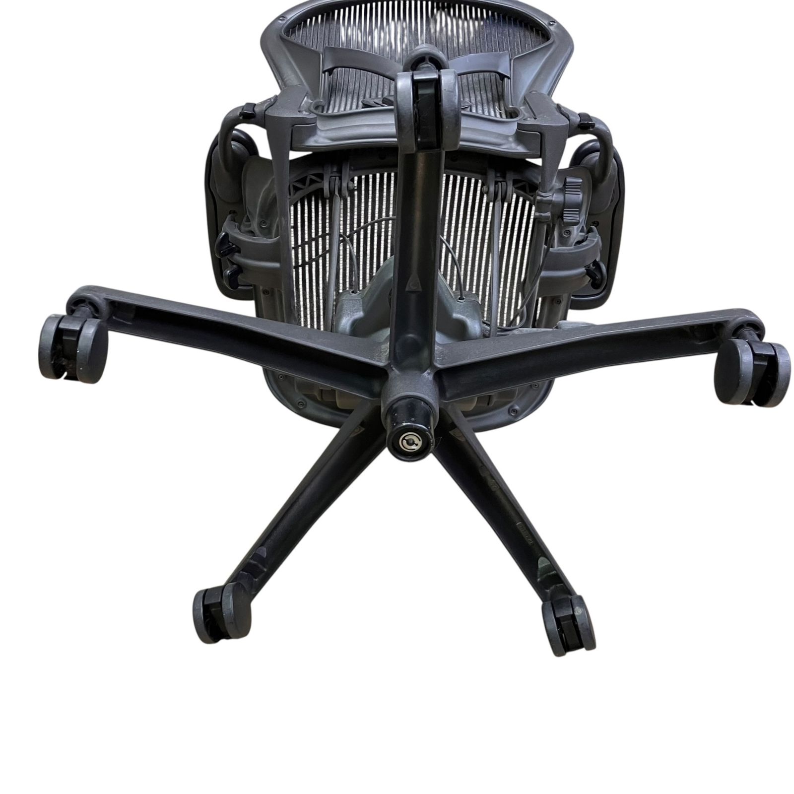  Herman Miller アーロンチェア サイズB メッシュ 可動肘 ランバー Cランク 傷多め 作業場チェア オフィスチェア ワークチェア 椅子 チェア