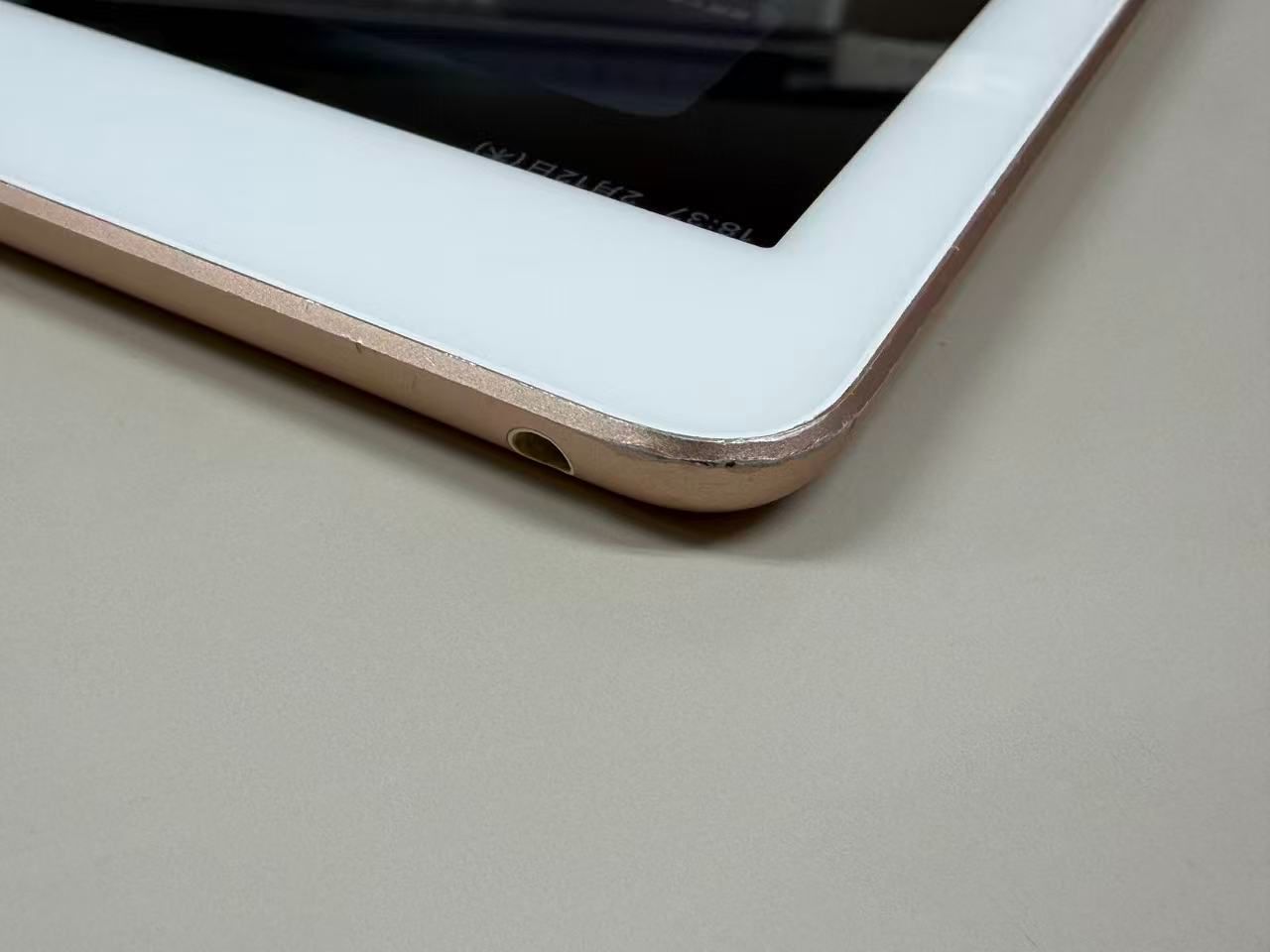 電池73% iPad(第6世代) 128GB ゴールド Wi-Fiモデル - メルカリ