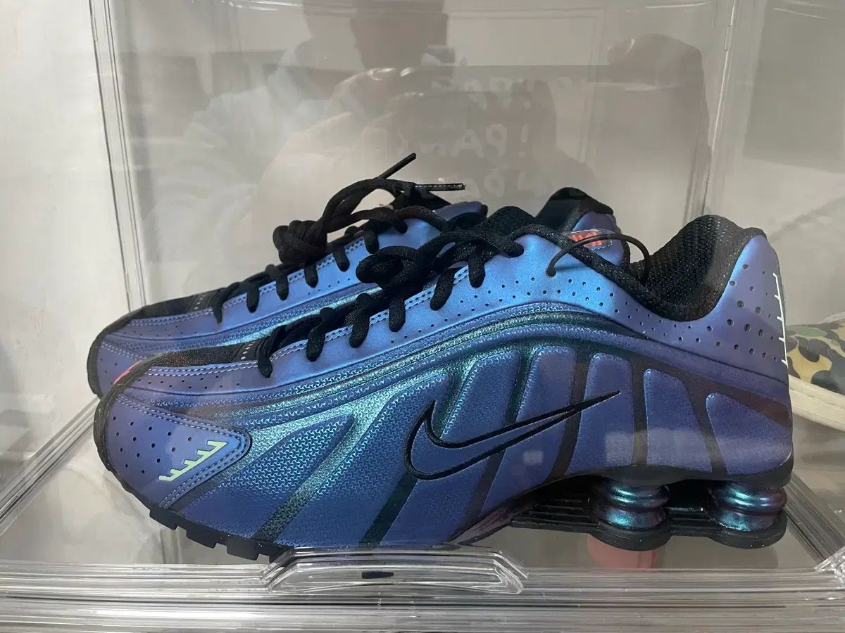 ナイキ ショックス R4 ブルー 270 新品