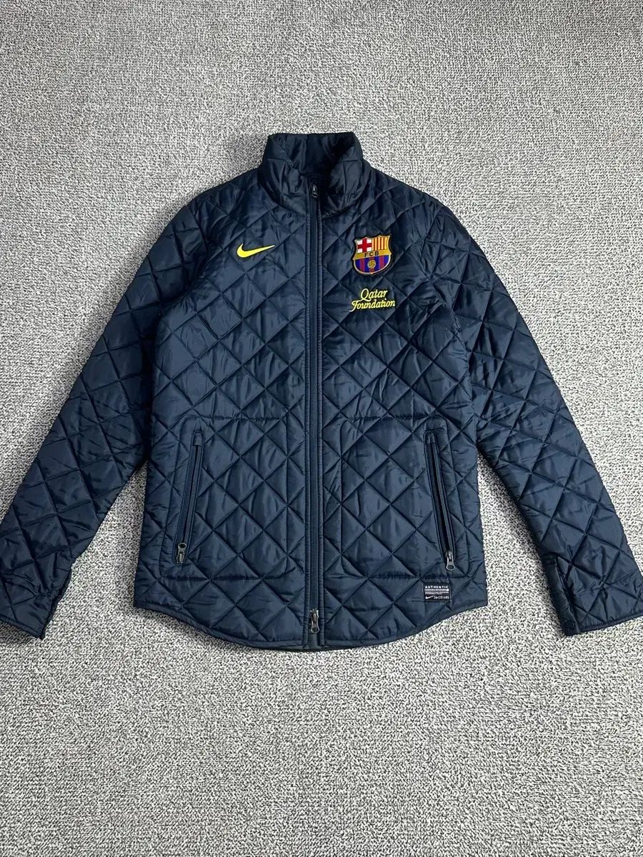 ナイキ FC バルセロナ キルティング ジャケット ネイビー - メルカリ
