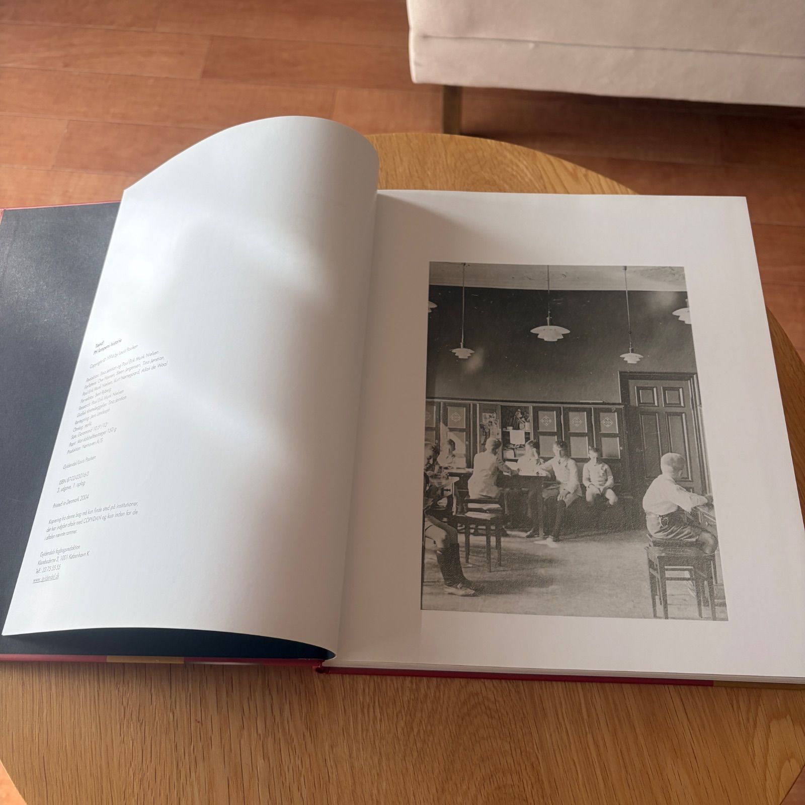 希少本】ルイスポールセン Louis Poulsen Taend 歴史本 作品集