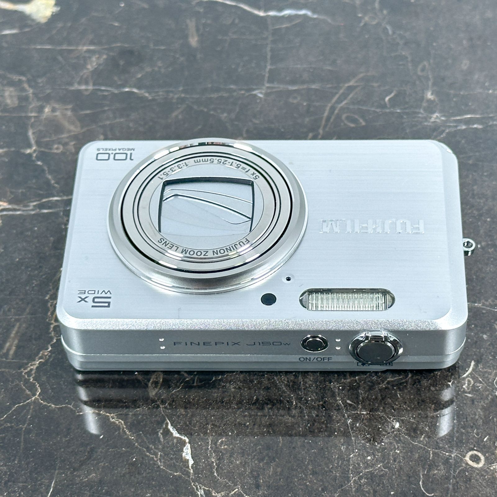 美品】FUJIFILM FinePix J150w 1000万画素 28mm広角 光学5倍ズーム 