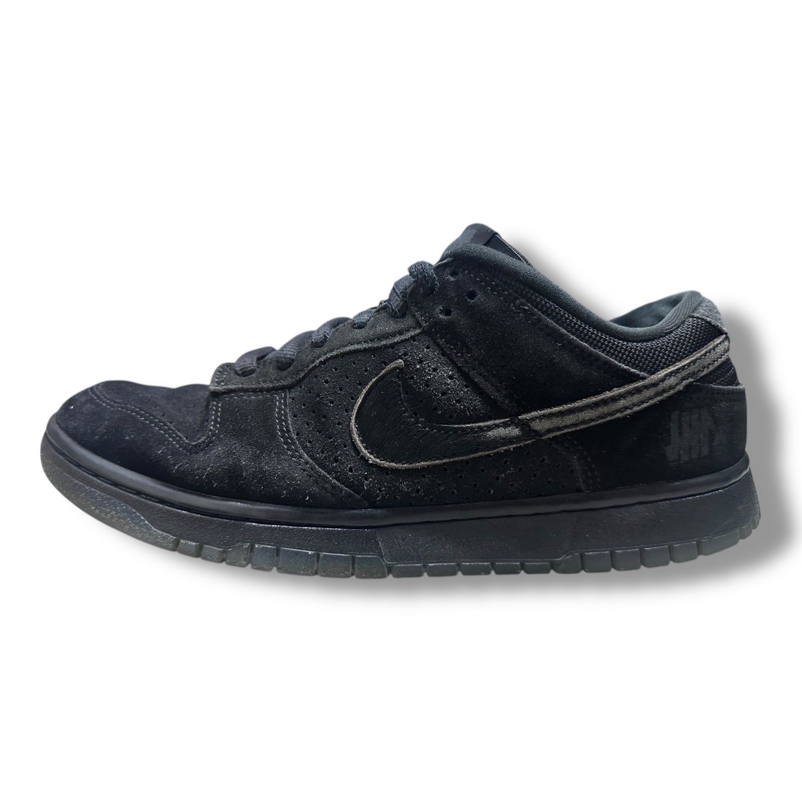 NIKE × UNDEFEATED Dunk Low SP 