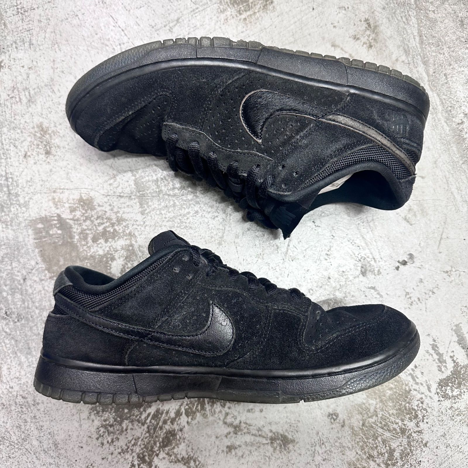 NIKE × UNDEFEATED Dunk Low SP 