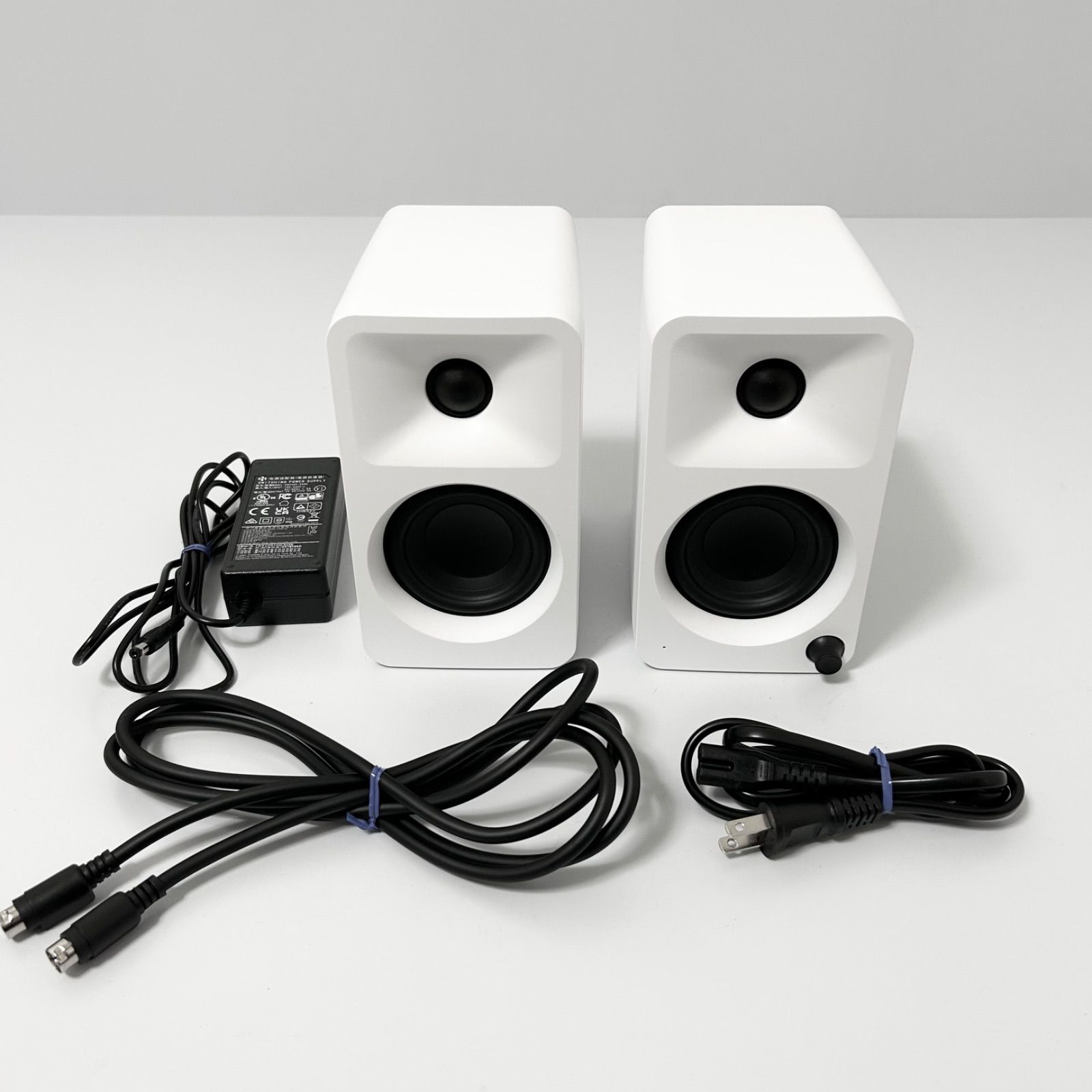 kanto ORA デスクトップ スピーカー マットホワイト - メルカリ