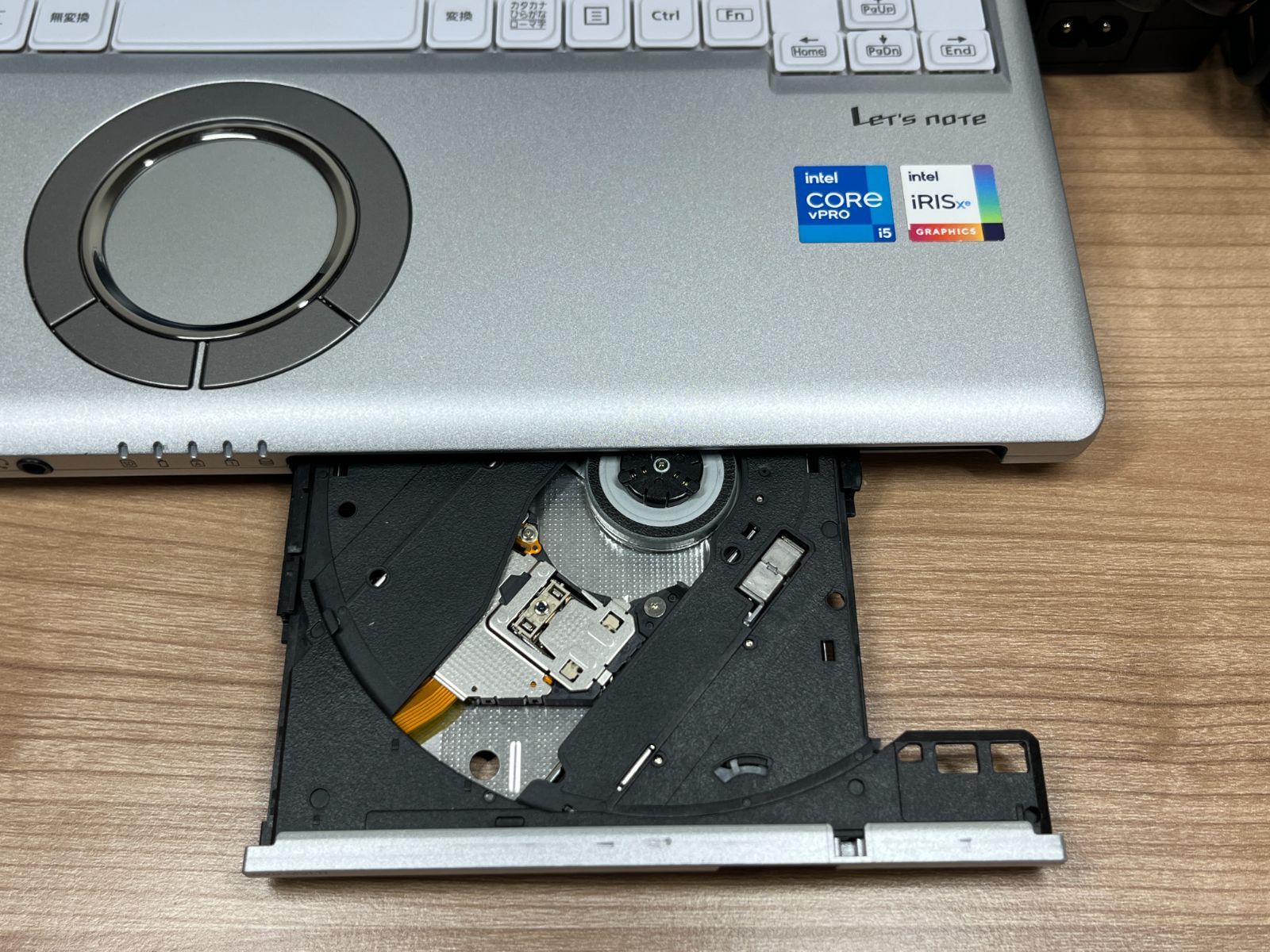 DVDモデル・超美品＞01173 軽量 Panasonic レッツノート CF-SV1 16GB 