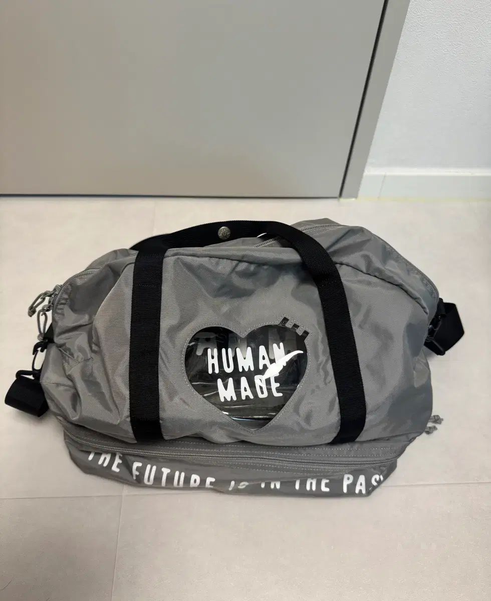 HUMAN MADE(ヒューマンメイド) ボストン バッグ グレー HUMAN 【公式通販】
