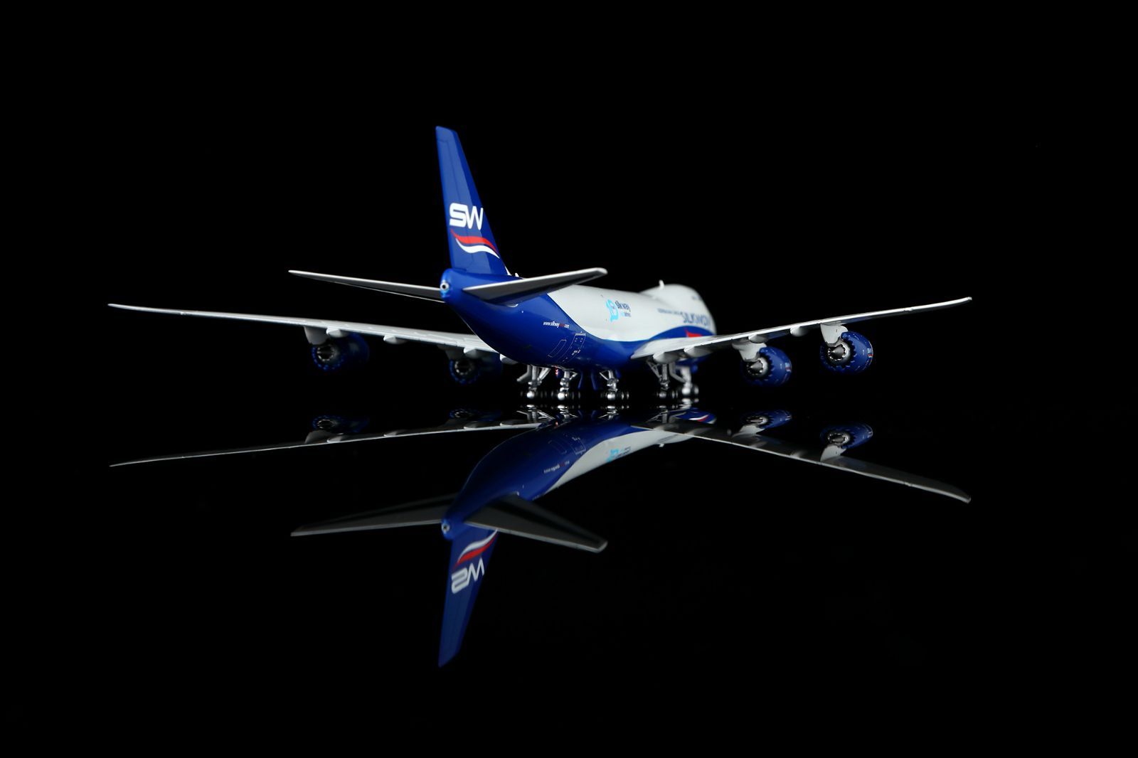 HX Models シルクウェイウエスト 747-8F VQ-BVC 1/400 B632502 - メルカリ