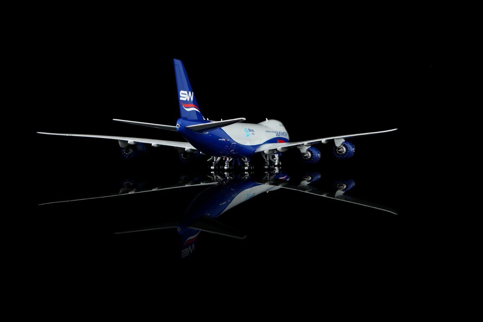 HX Models シルクウェイウエスト 747-8F VQ-BVB 1/400 B632501 - メルカリ