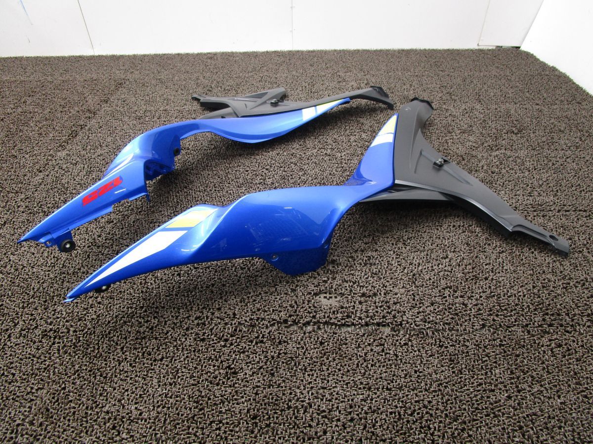 GSX-S125 シートカウル 左右 □B2287！DL32B スズキ 動画有 FI