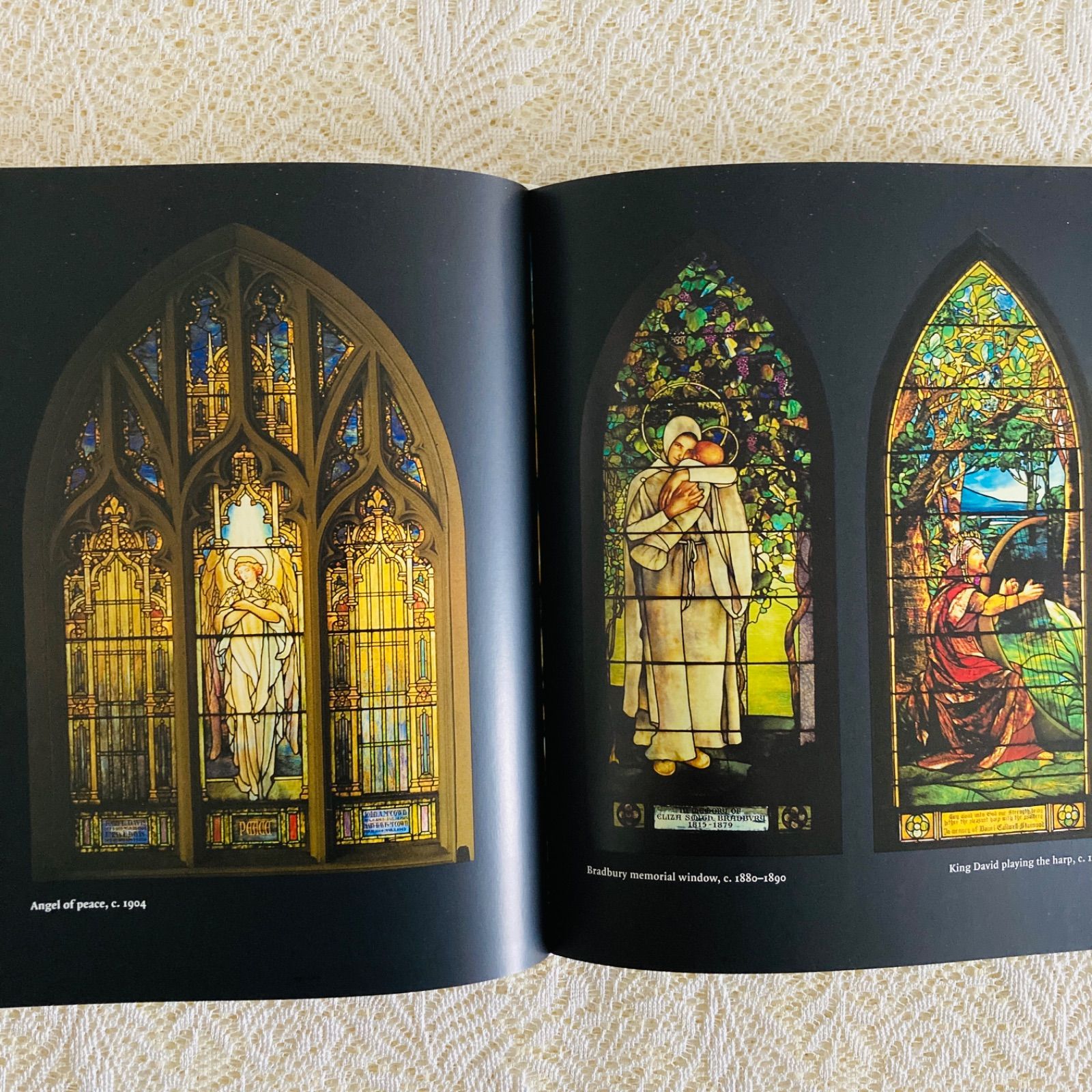Louis Comfort Tiffany ティファニー作品集 ステンドグラスとランプ
