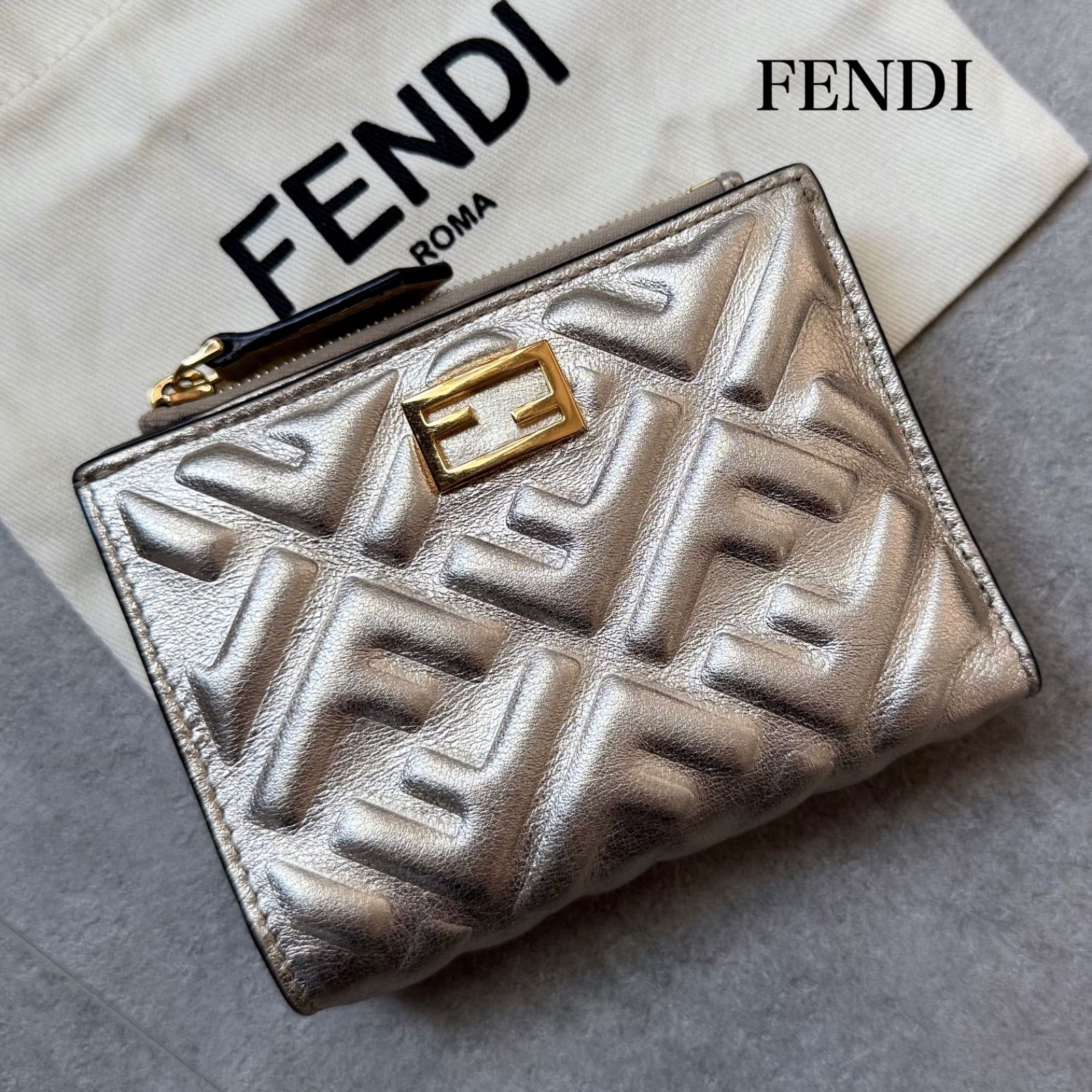FENDI フェンディー 二つ折り財布 バケット コンパクトジップ