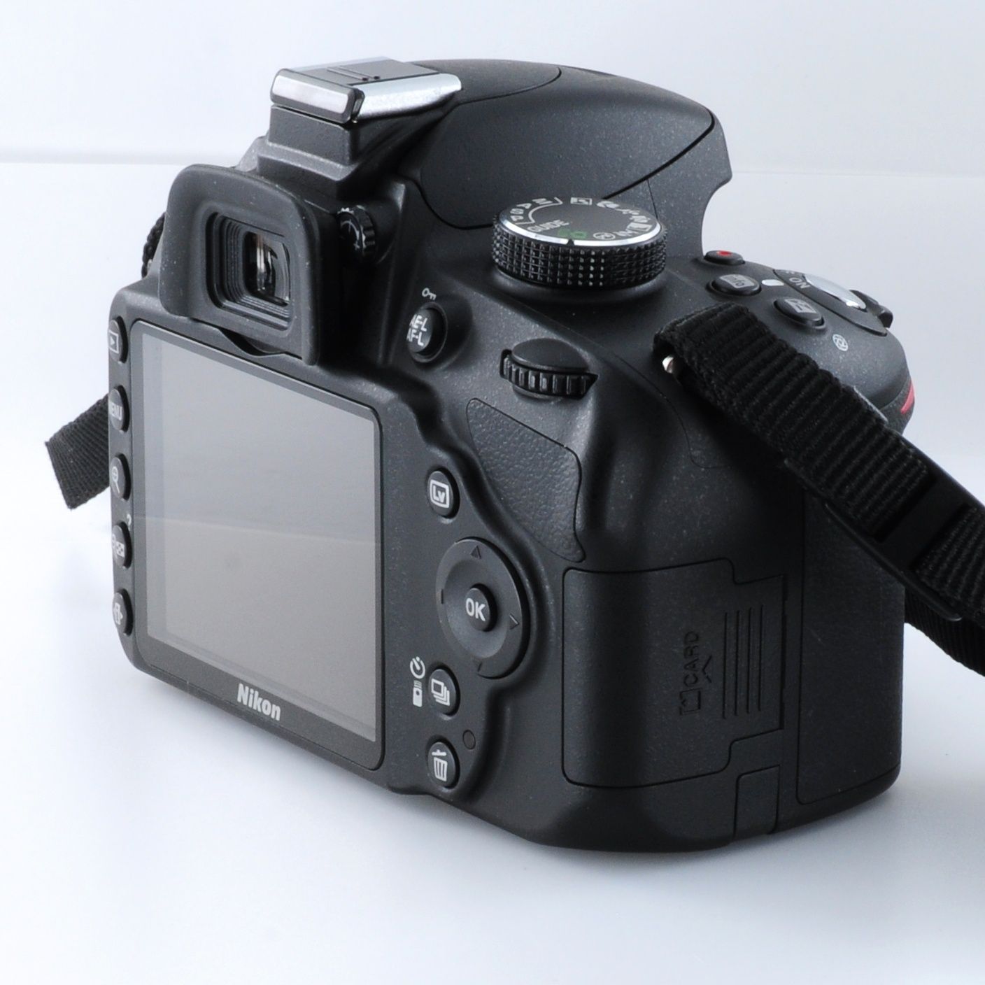 フラッシュだけ使えないんだなも【ニコン】Nikon D3200 デジタル一眼