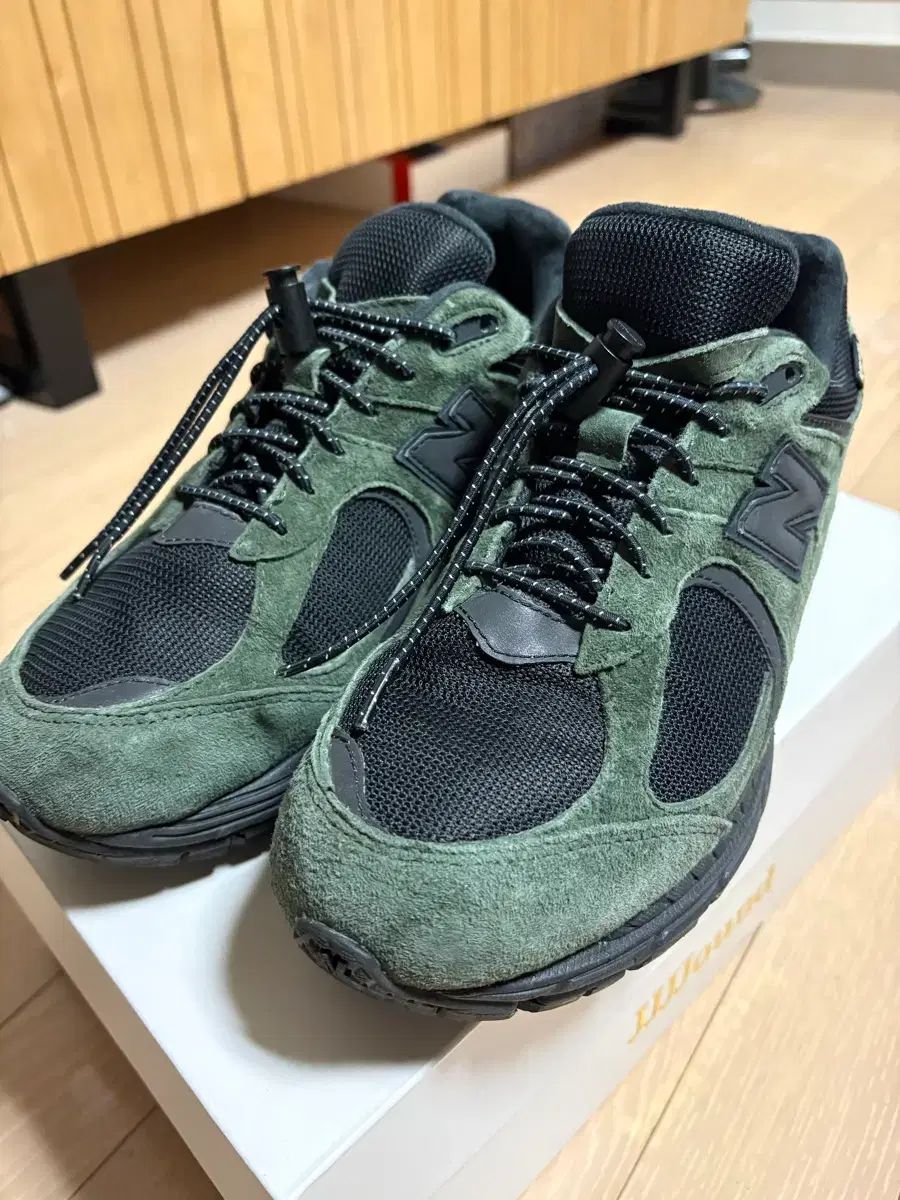 ニューバランス ジョウンド 2002R 25.5cm