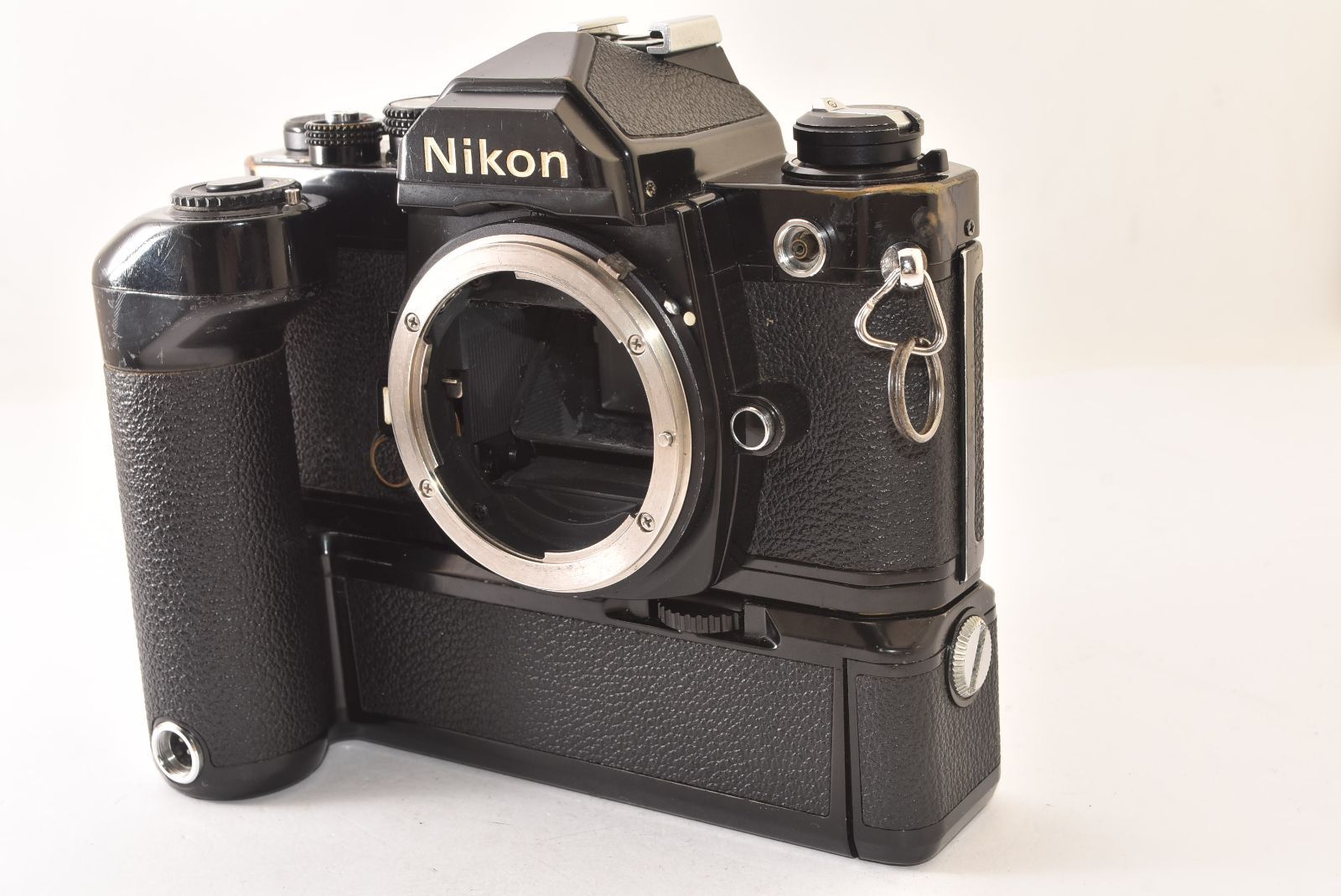 カメラ、光学機器 Nikon ニコン FM ボディ ブラック + MD-12 フィルム