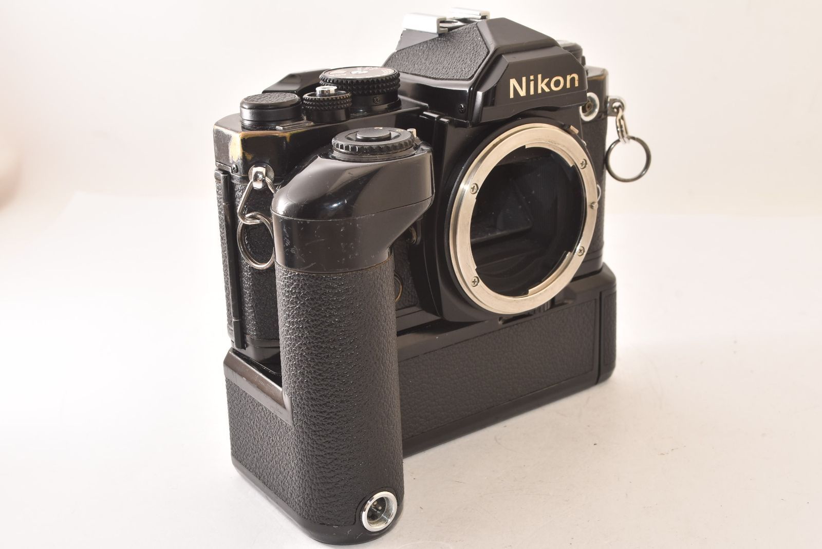 カメラ Nikon ニコン FM ボディ ブラック + MD-12 フィルム一眼レフ