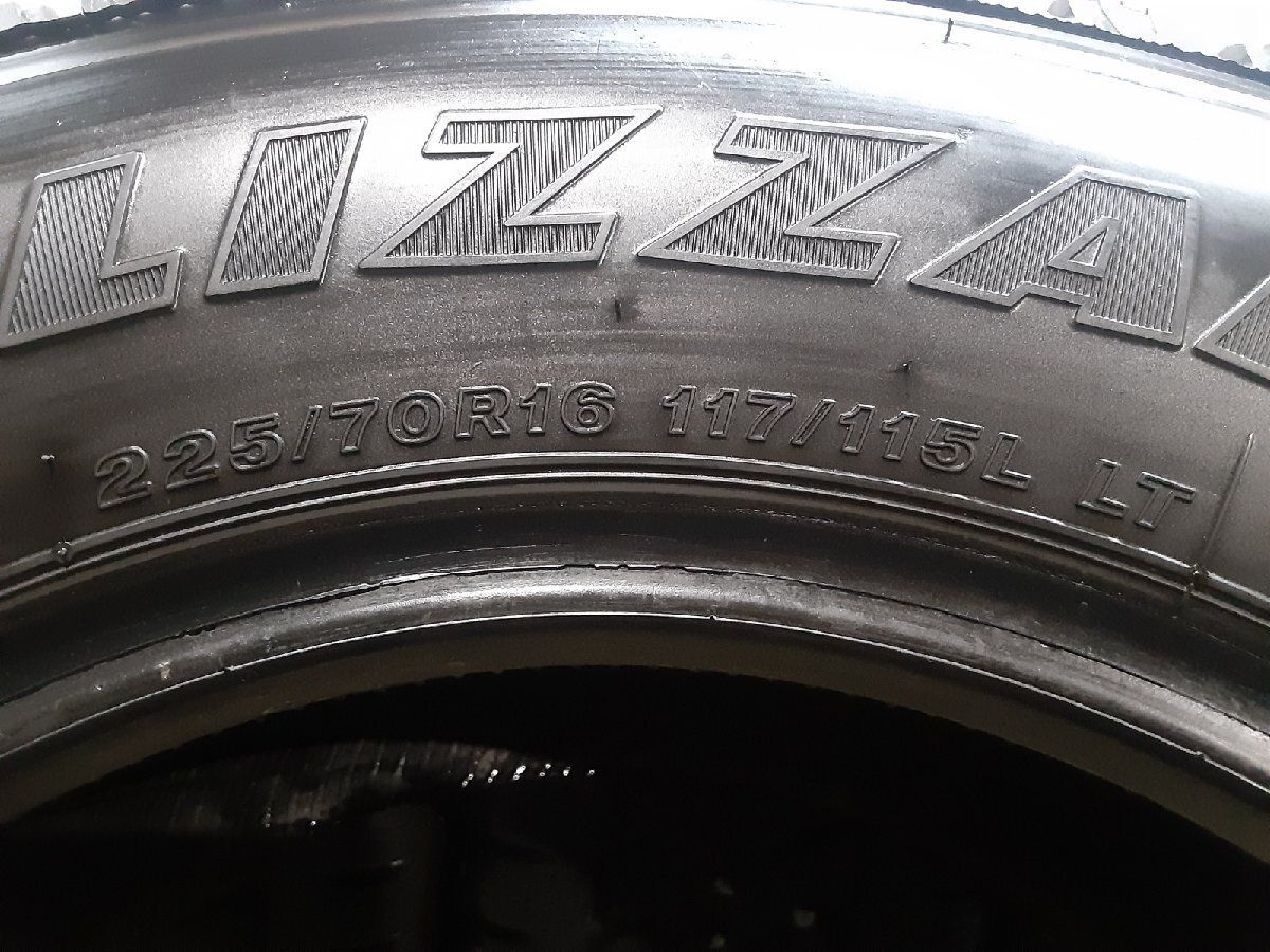 BS BRIDGESTONE BLIZZAK W979 225/70R16 117/115L LT 16インチ ライトトラック用 スタッドレス 4本 23年製 キャンター等　(MTE079) クレジットカード QRコード決済可 BS BRIDGESTONE BLIZZAK W979 225/70R16 117/115L LT 16インチ ライト