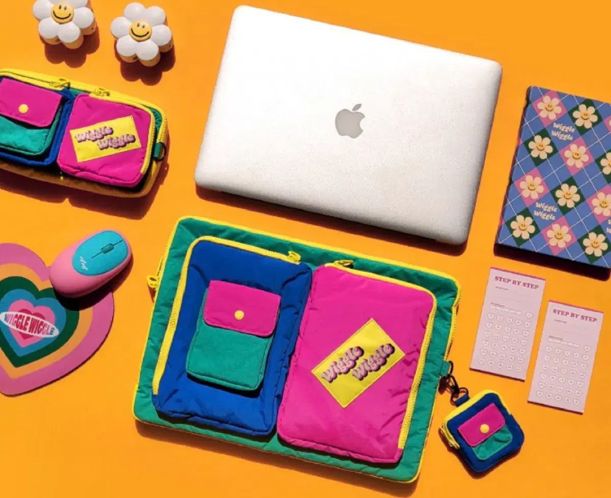 wiggle wiggle(ウィグルウィグル) ケース ポケット ノートパソコン ポーチ ー グリーン