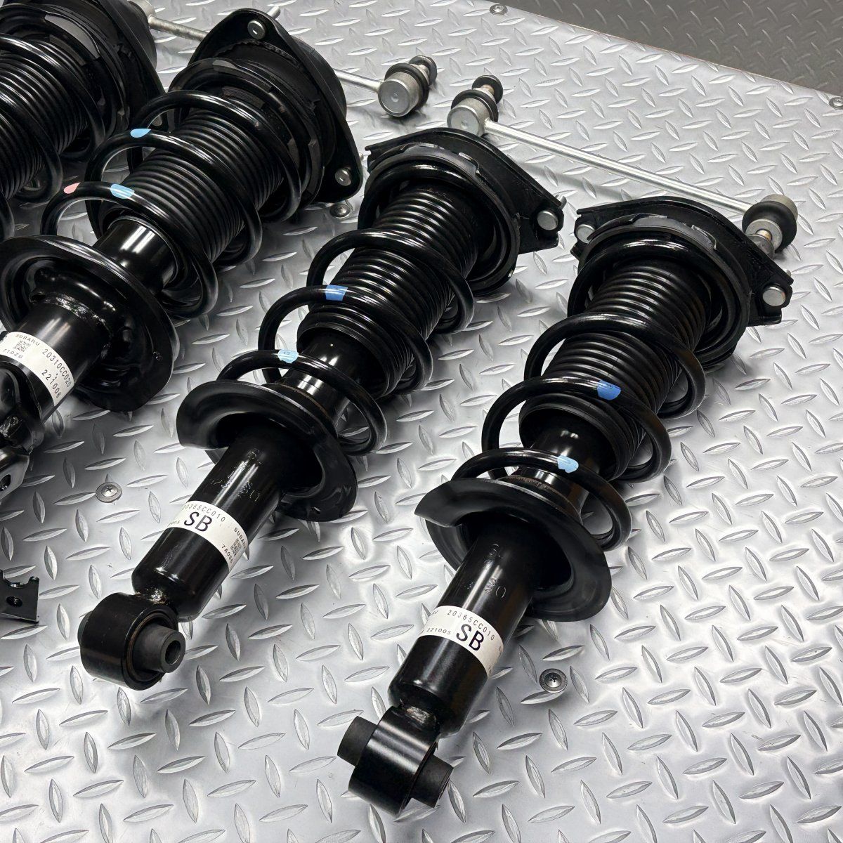 ZN8 GR86 BRZ純正サスペンションキット 4,500km 商品の説明ZN8 純正