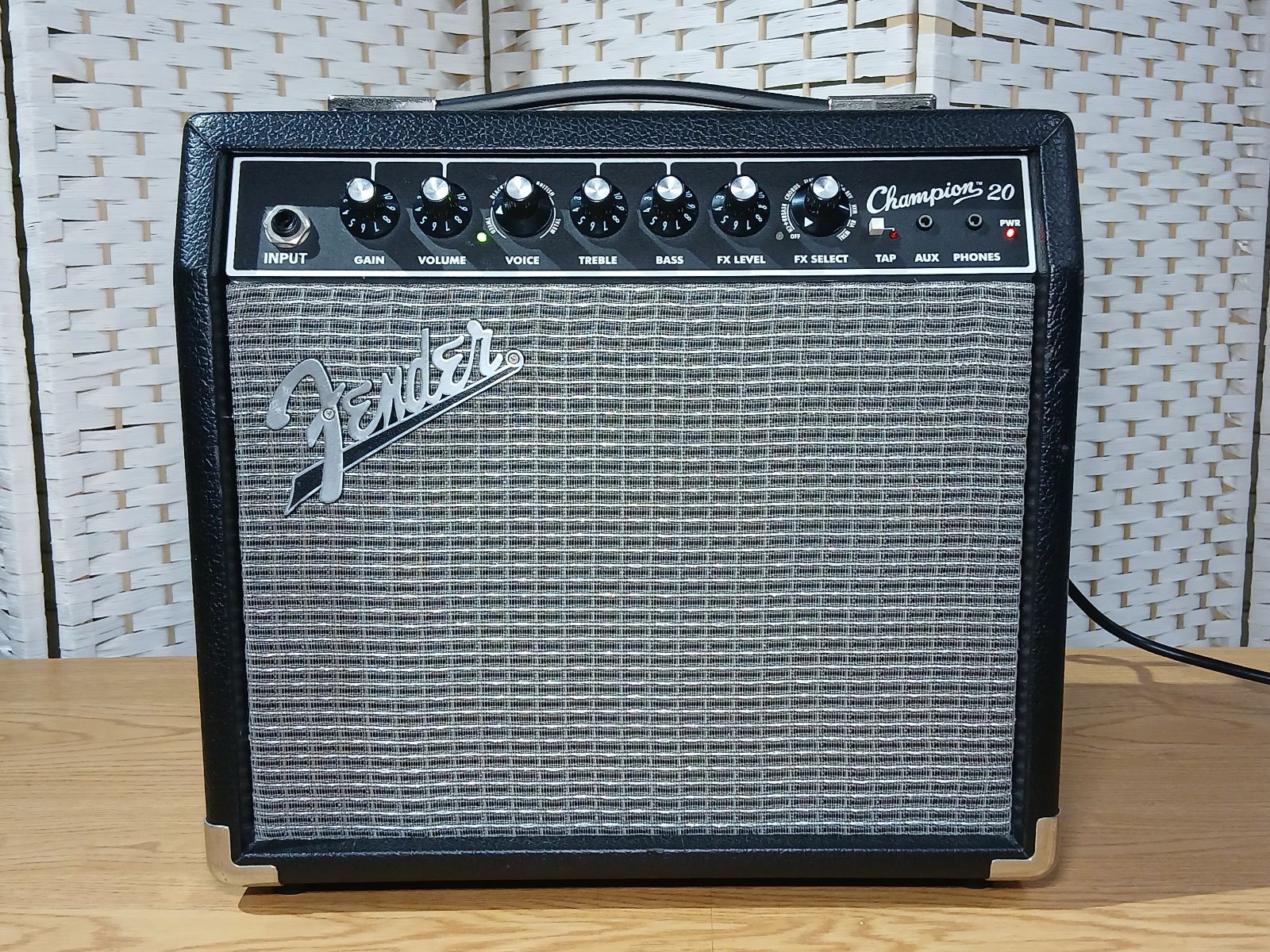 Fender フェンダー Champion 20 ギターアンプ PR4221 - メルカリ