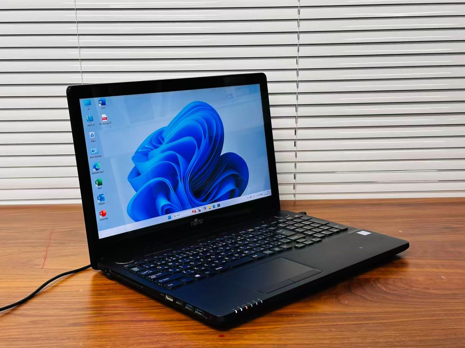 富士通 Lifebook AH77/B1 i7-7700HQ 8GB 256GB 【公式通販】