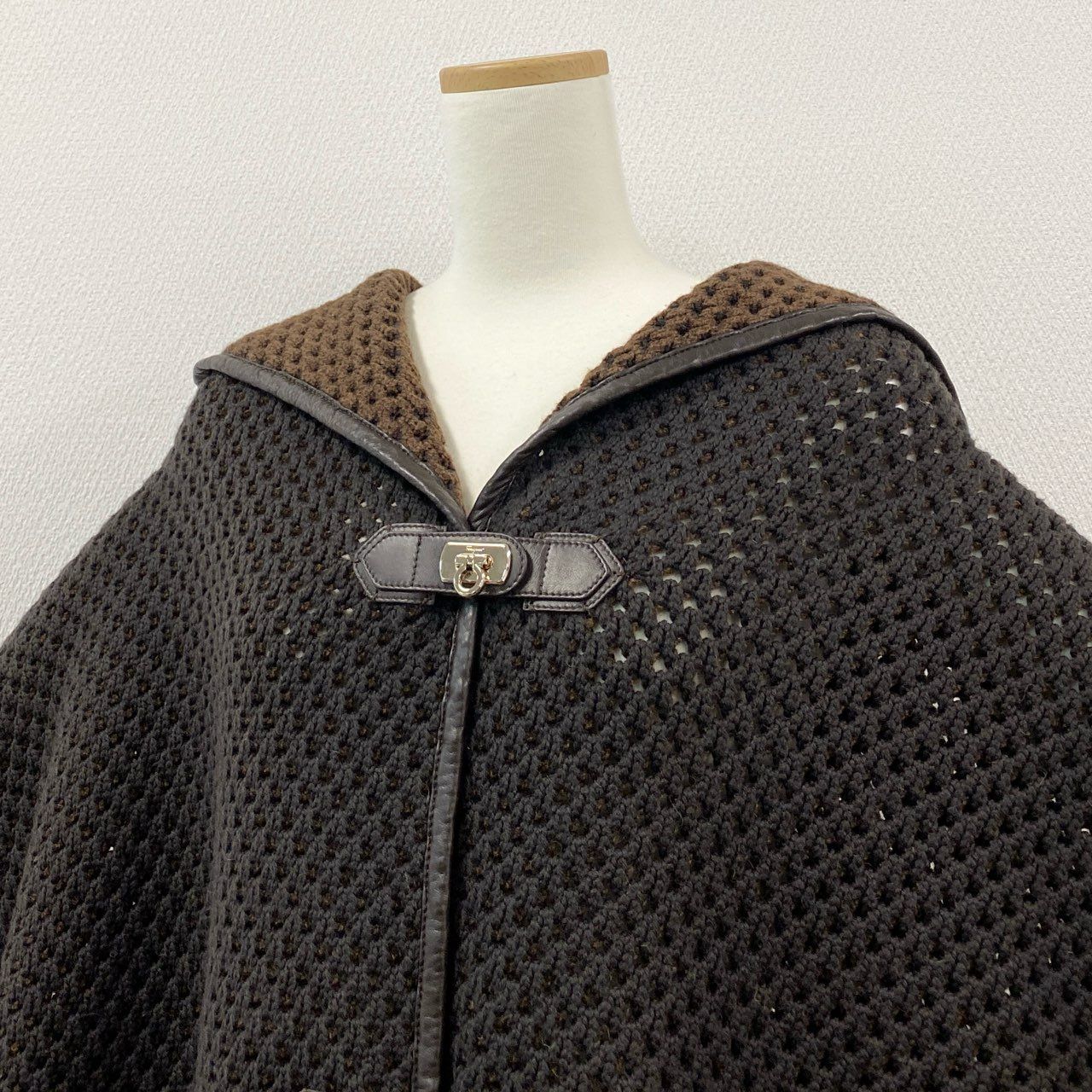 85b9 《美品》 Salvatore Ferragamo サルヴァトーレフェラガモ ニット