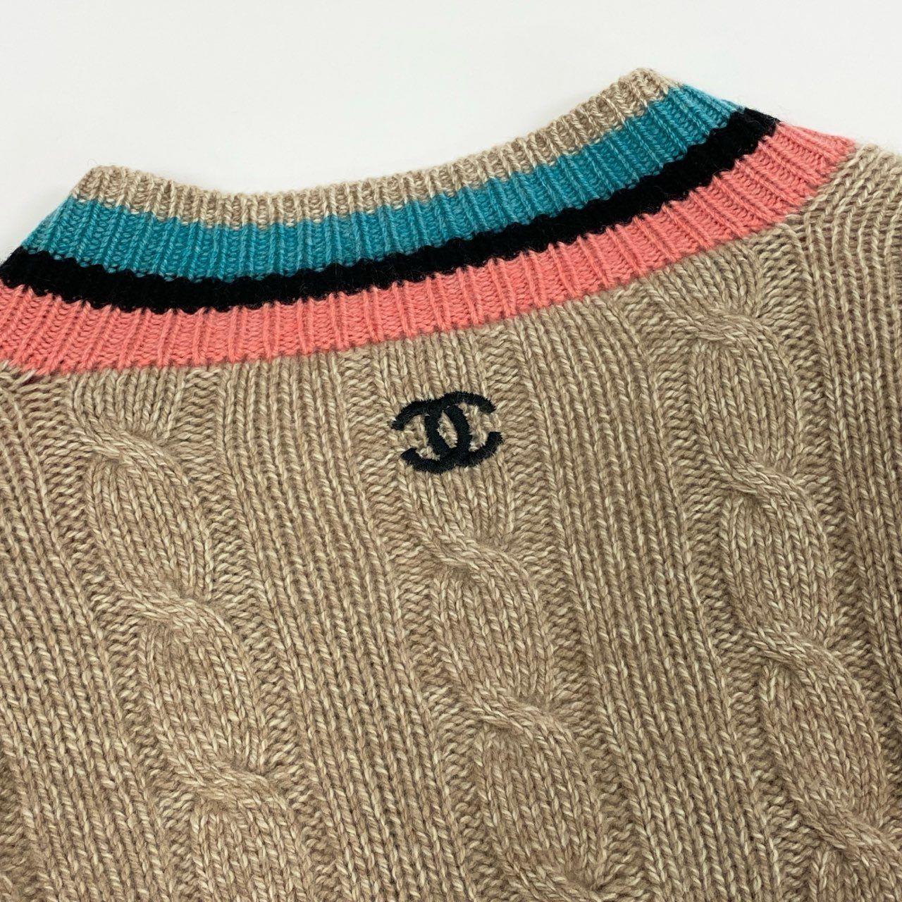 Cb9 【美品】CHANEL シャネル 1996 カシミヤ スクールニット ロングスリーブニットセーター ココマーク PO8766W02335 42サイズ ベージュ レディース 女性用k02i Cb9 【美品】CHANEL シャネル 1996 カシミヤ スクールニット ロング