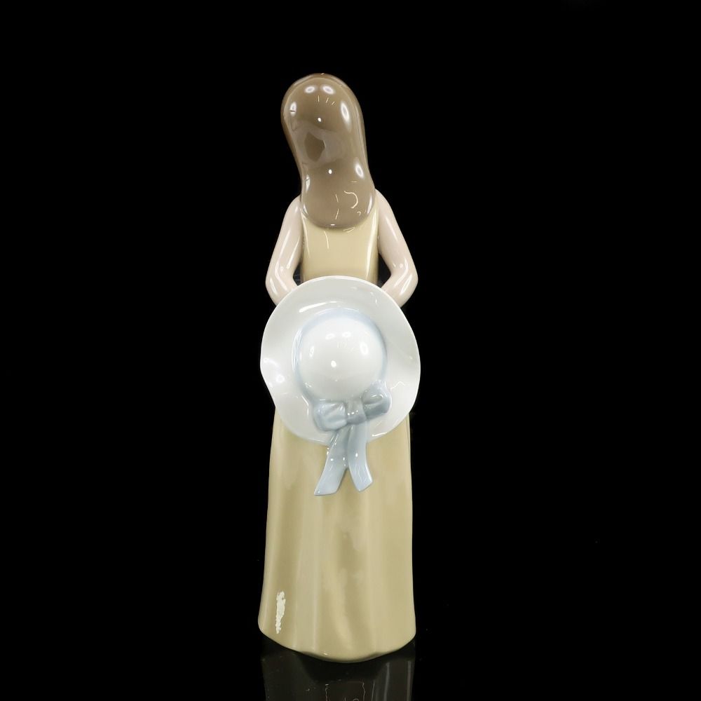リヤドロ LLADRO いたずらな少女 0 フィギュリン (リヤドロ) リヤドロ