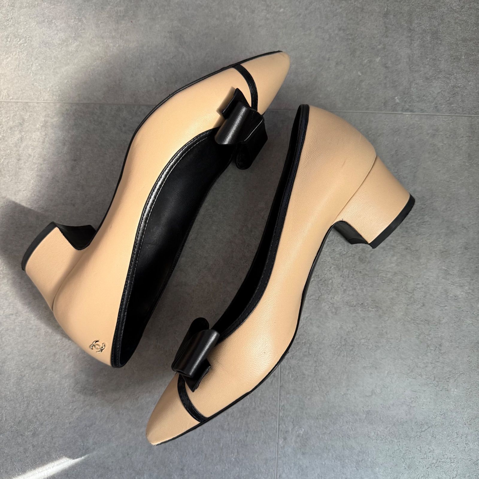 CHANEL シャネル ココマーク リボン レザー パンプス バイカラー 