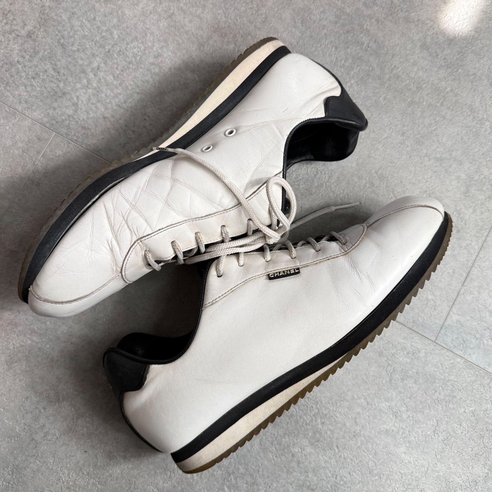 CHANEL シャネル レザー ココマーク スニーカー 白 黒 ロゴ 36