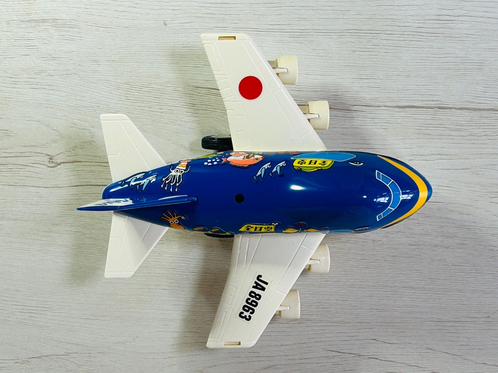 ANA 創立50周年 大倉陶園 コラボ ボーイング 747-400 記念プレート 伝説の「ANAのジャンボ機」超絶リアルなねぶたに転生？ 「そこまでやる