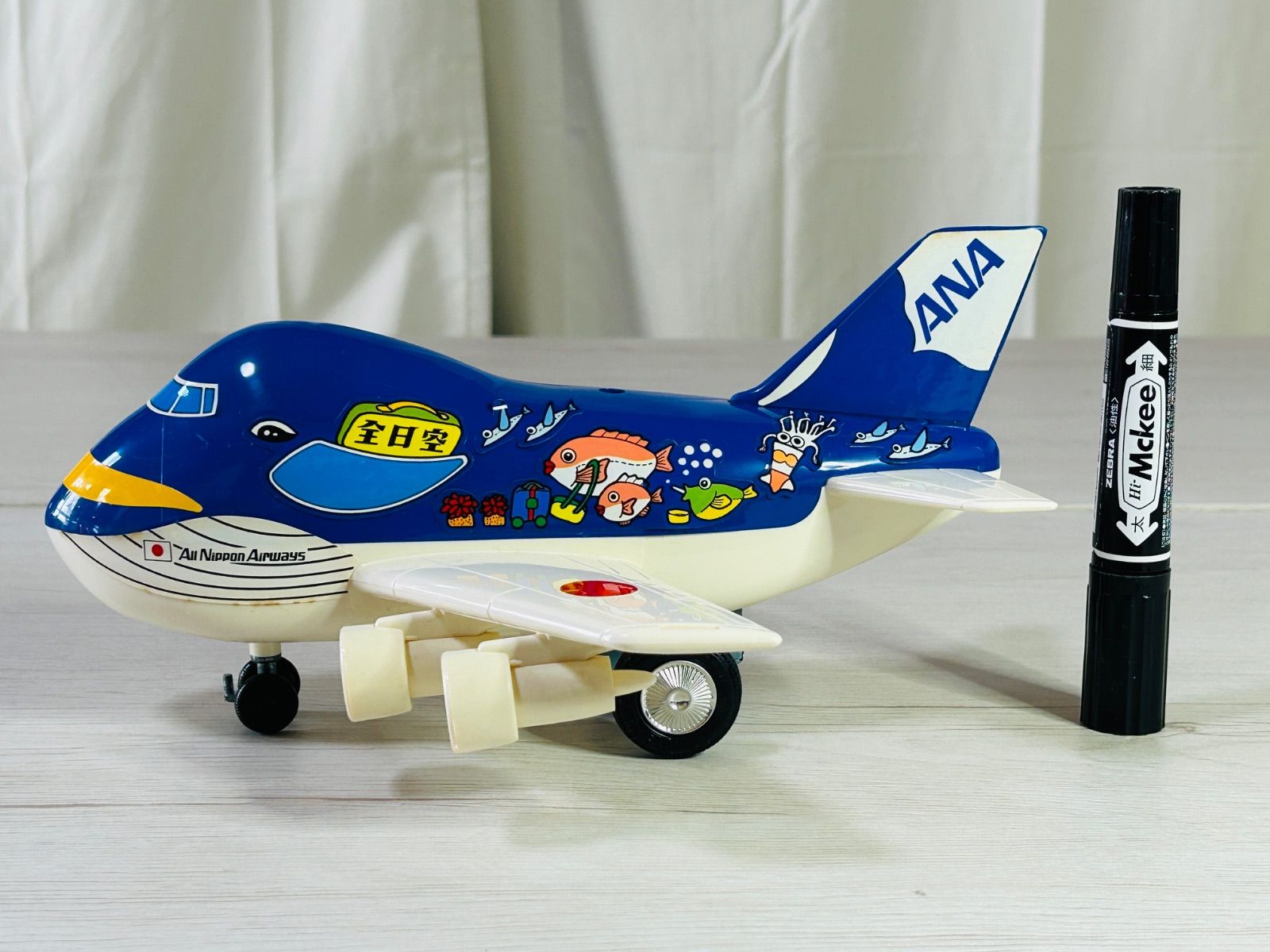 全日空 ANA ボーイング747-400 JA8963 マリンジャンボ 箱付き クジラ柄