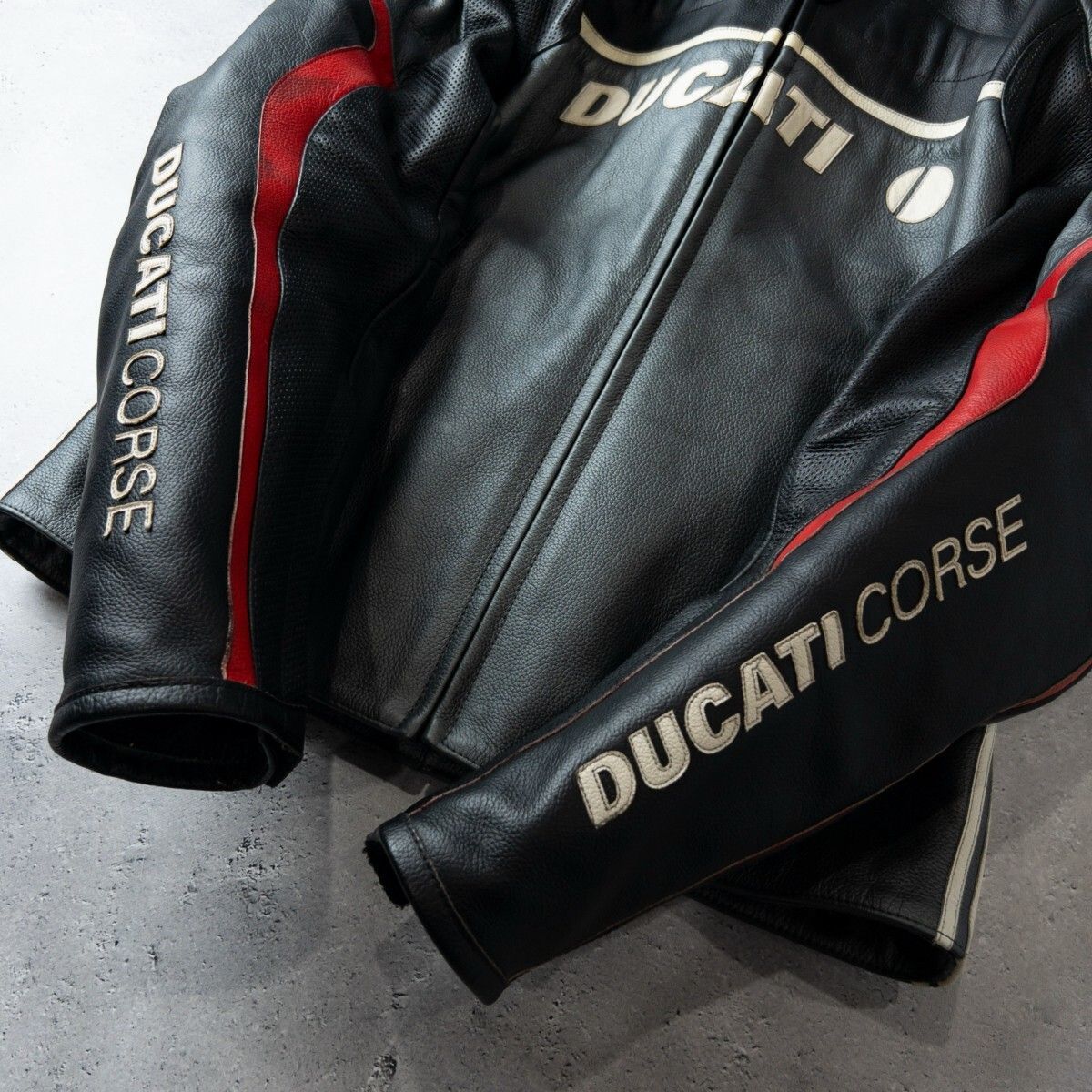 DUCATI by DAINESE ドゥカティ × ダイネーゼ プロテクター付き 本革