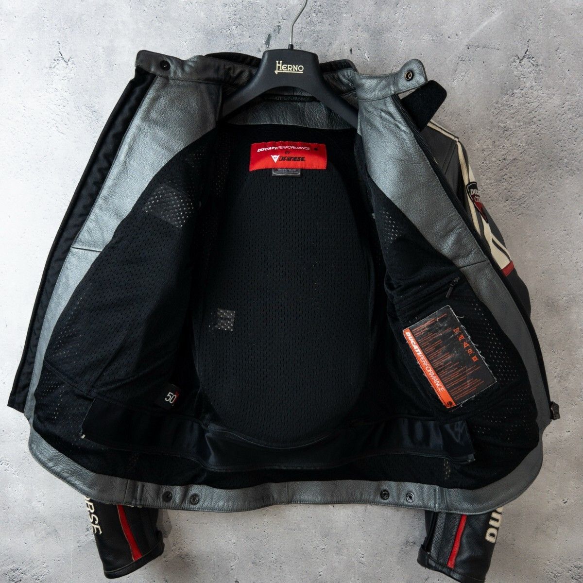 DUCATI by DAINESE ドゥカティ × ダイネーゼ プロテクター付き 本革