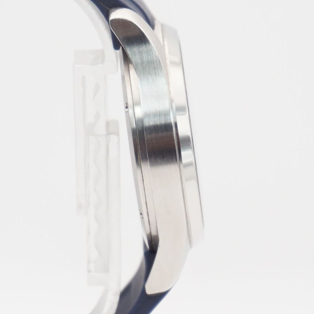 ブラック文字盤