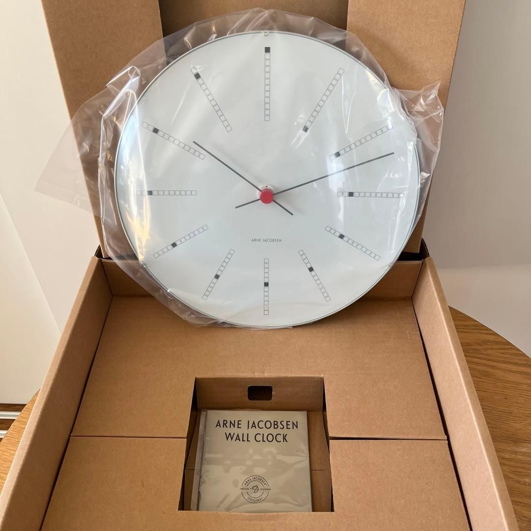 新品】アルネヤコブセン バンカーズ ウォールクロック ホワイト 290mm