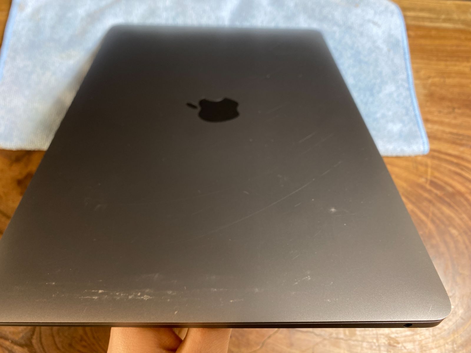良品］Apple MacBook Air（M1， 2020）/ Apple M1 / メモリ8GB 