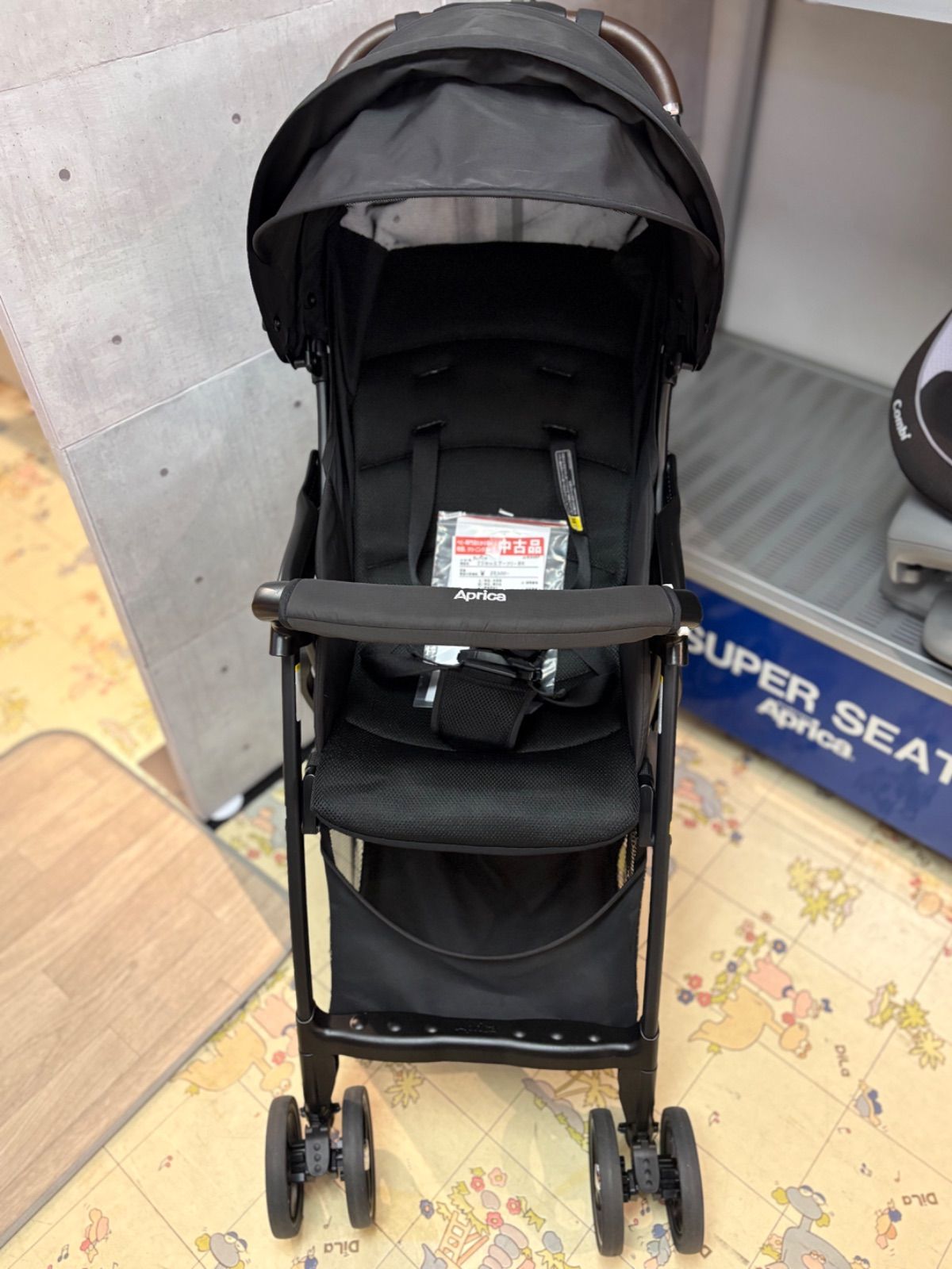  アップリカ マジカルエアーフリー ブラック BK 009353 高温スチーム洗浄 除菌完了品 高品質 ベビーカー バギー 外出 移動用品