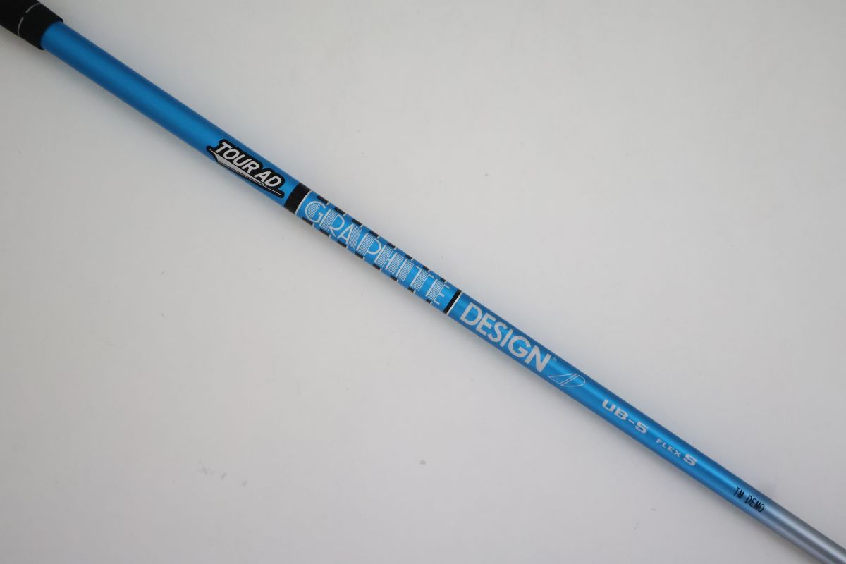 ○訳有激安！テーラーメイド ドライバー用スリーブ付き！グラファイト